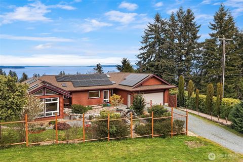 Photo of 11501 103rd Avenue SW, Vashon, WA 98070 (MLS # 2500653)