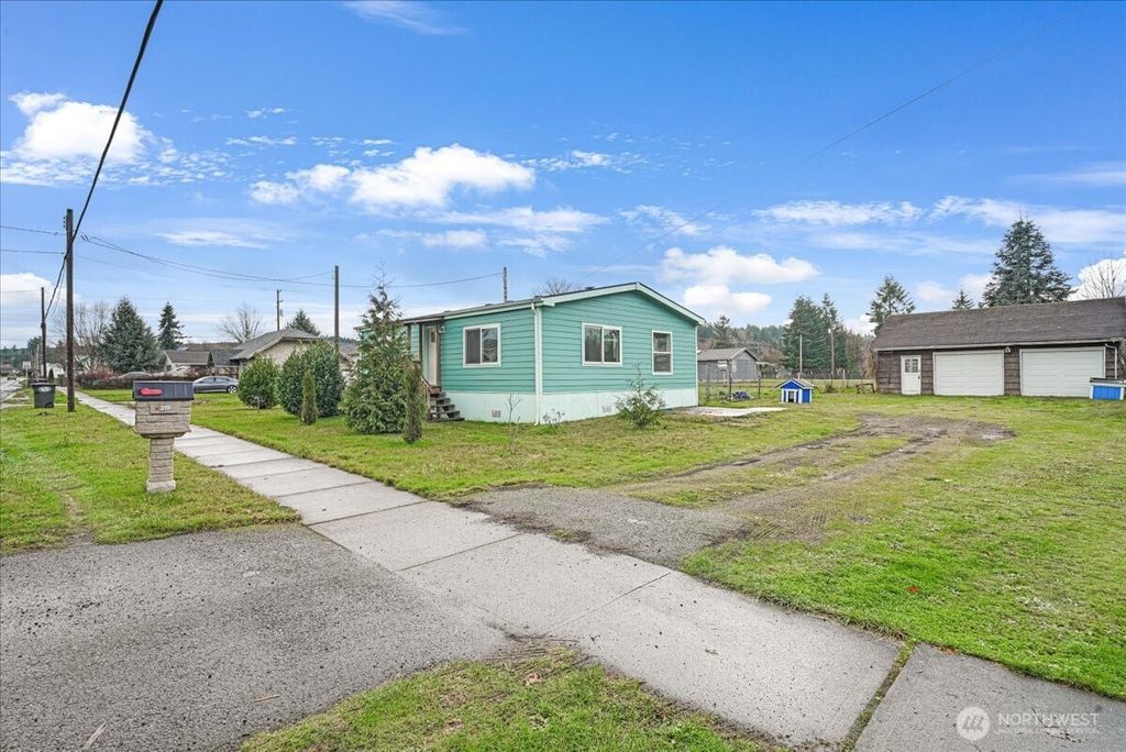 Photo of 319 W 4th Avenue, Pe Ell, WA 98572 (MLS # 2467177)