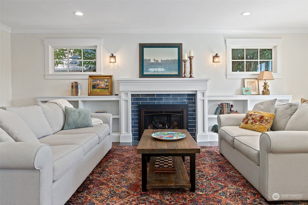 Photo of 7331 20th Avenue NE, Seattle, WA 98115 (MLS # 2077664)