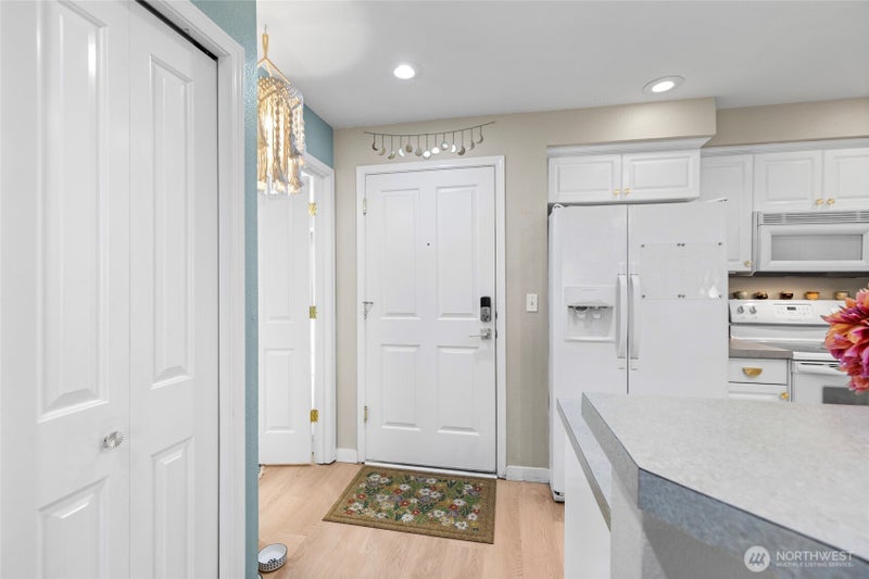12034 15th Avenue NE 103