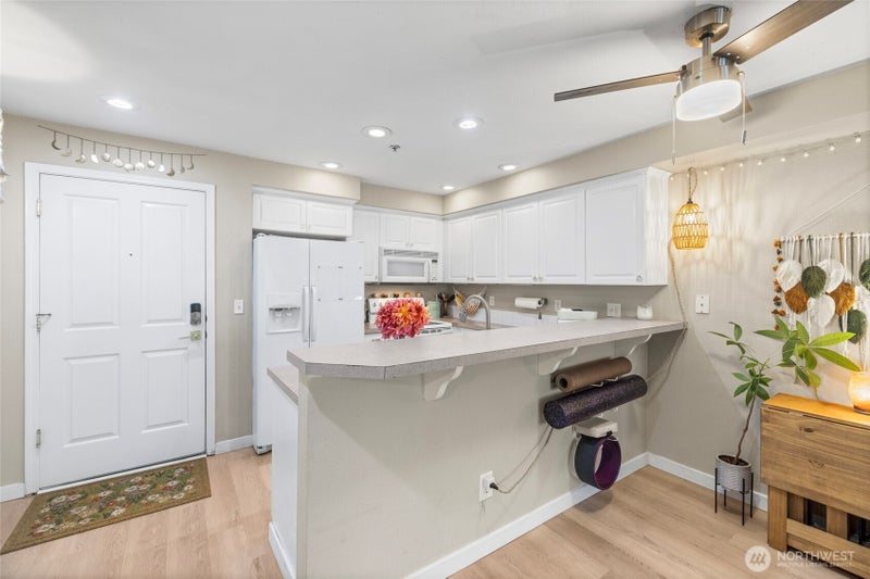 12034 15th Avenue NE 103