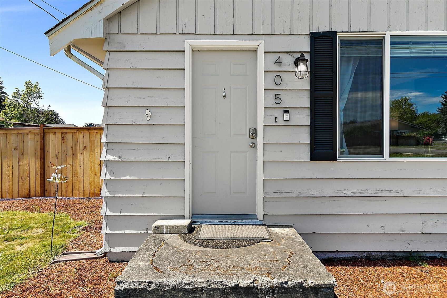 405 Calistoga Street W