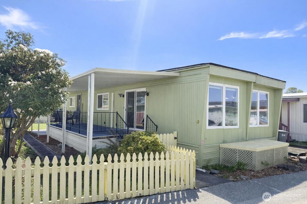 Photo of 8314 38th Street E #4, Edgewood, WA 98371 (MLS # 2518170)