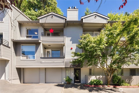 Photo of 3540 Lake Washington Boulevard SE #210, Bellevue, WA 98006 (MLS # 2540492)