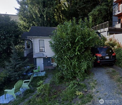 Photo of 4011 SW Maryland Place, Seattle, WA 98116 (MLS # 2471413)