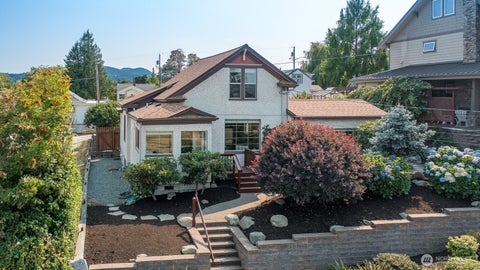 Photo of 1413 17th Street, Anacortes, WA 98221 (MLS # 2569414)