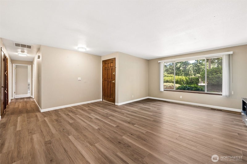 5604 18th Court NE