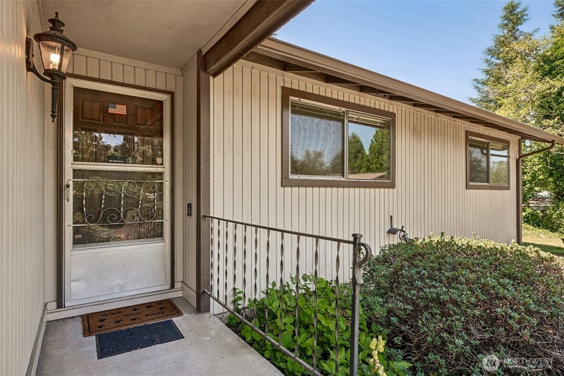 5604 18th Court NE