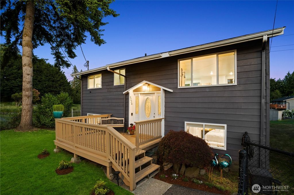 Photo of 9226 20th Street SE, Lake Stevens, WA 98258 (MLS # 2390756)