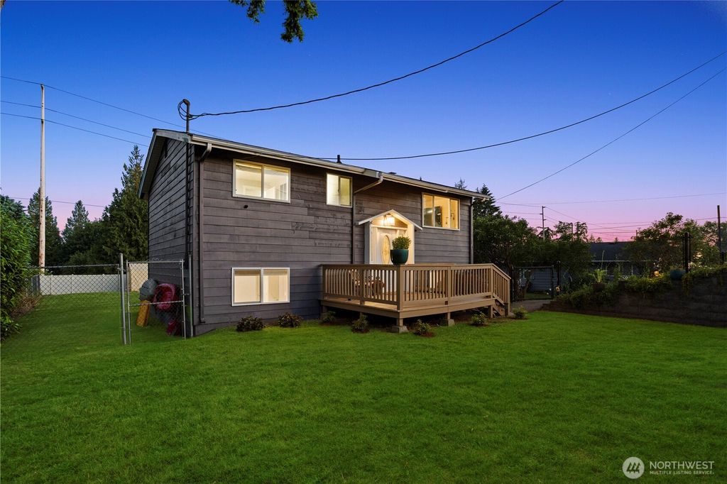 Photo of 9226 20th Street SE, Lake Stevens, WA 98258 (MLS # 2390756)