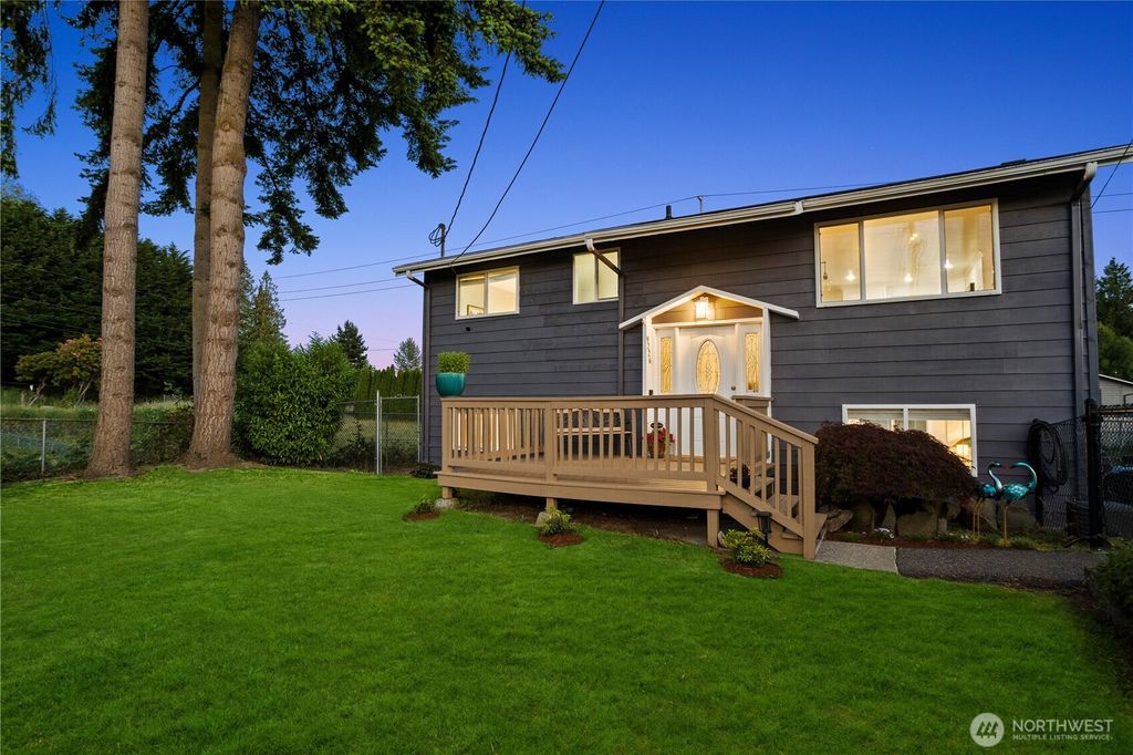 Photo of 9226 20th Street SE, Lake Stevens, WA 98258 (MLS # 2390756)