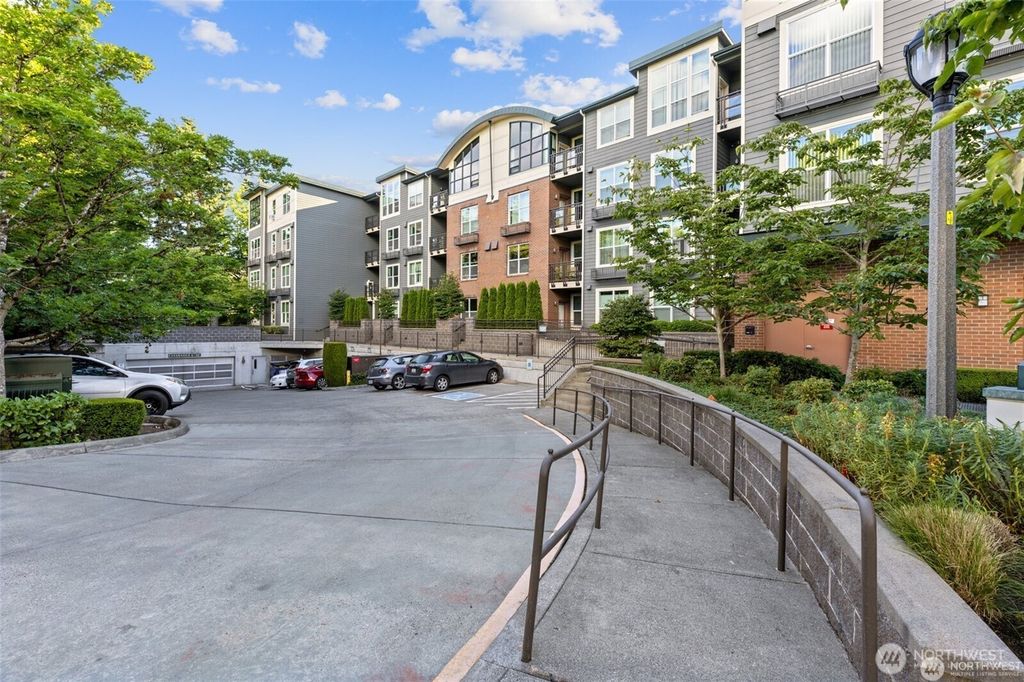 Photo of 16275 NE 85th Street #414, Redmond, WA 98052 (MLS # 2520666)