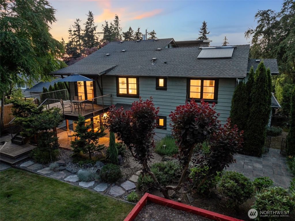 Photo of 9615 NE 26th Street, Clyde Hill, WA 98004 (MLS # 2503548)