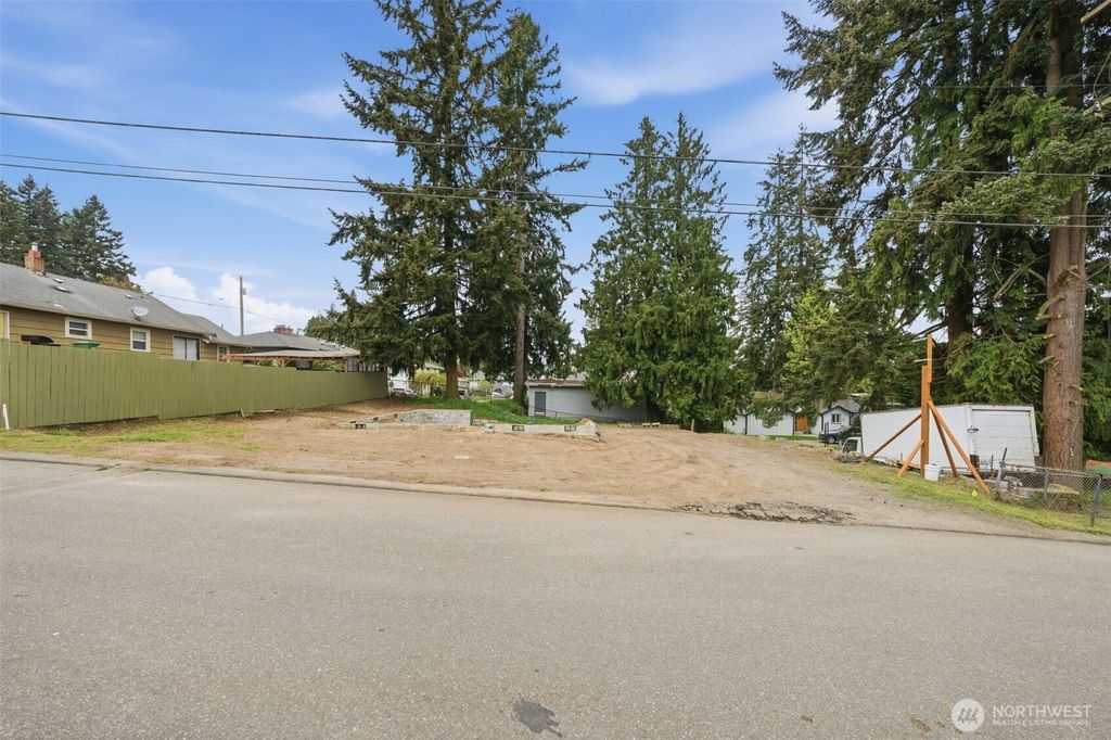 Photo of 1515 73rd Street SE, Everett, WA 98203 (MLS # 2514349)