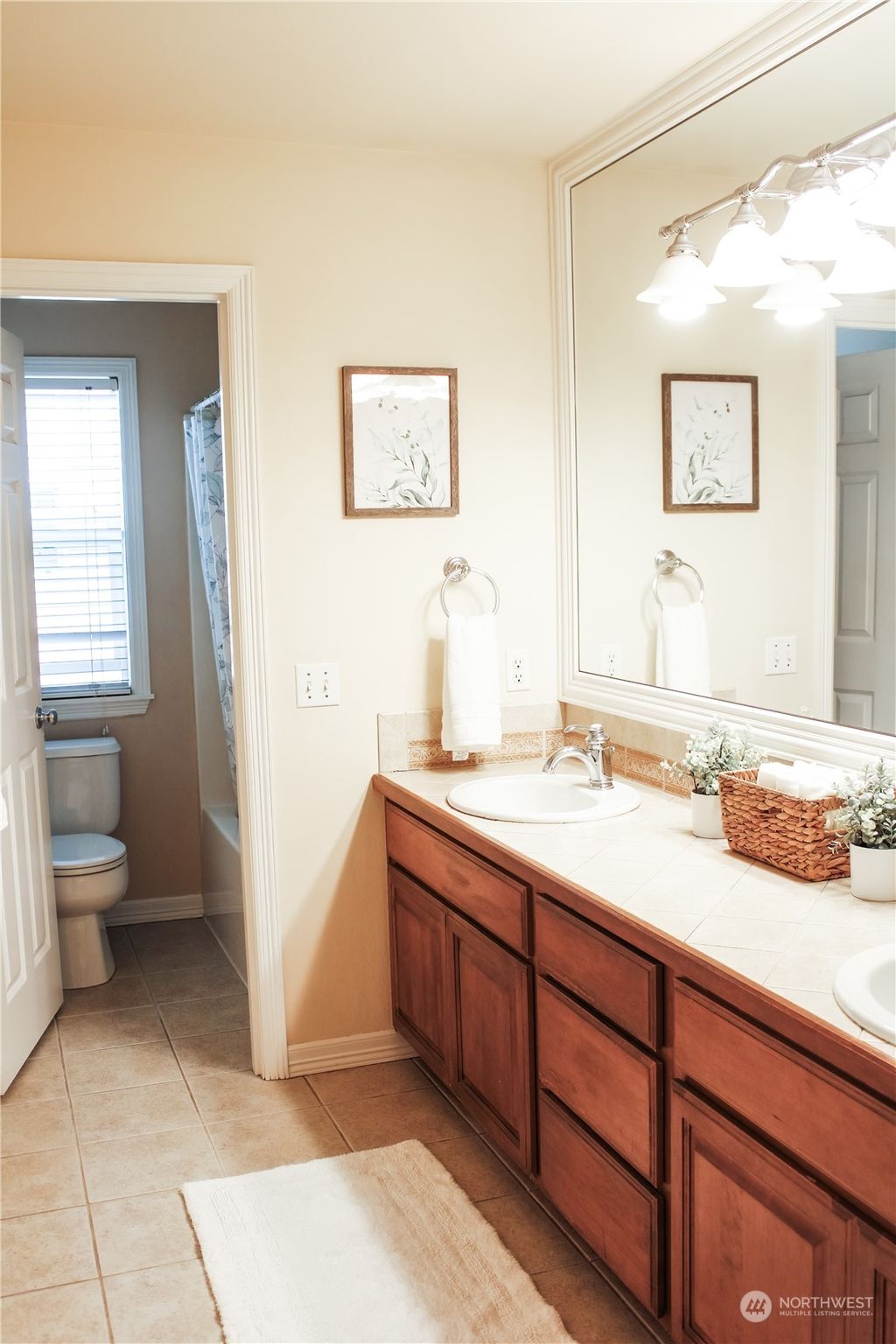 listing image 9366556384330358851