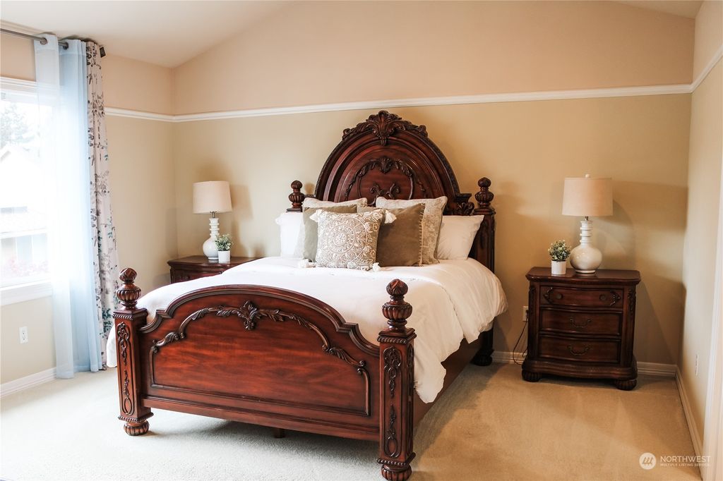 listing image 9363210026759003380