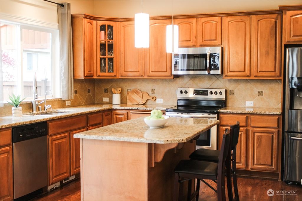 listing image 9368597924283549440