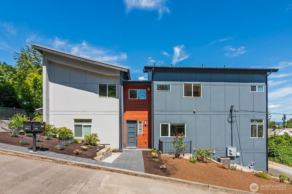 Photo of 5426 31st Avenue S, Seattle, WA 98108 (MLS # 2561878)