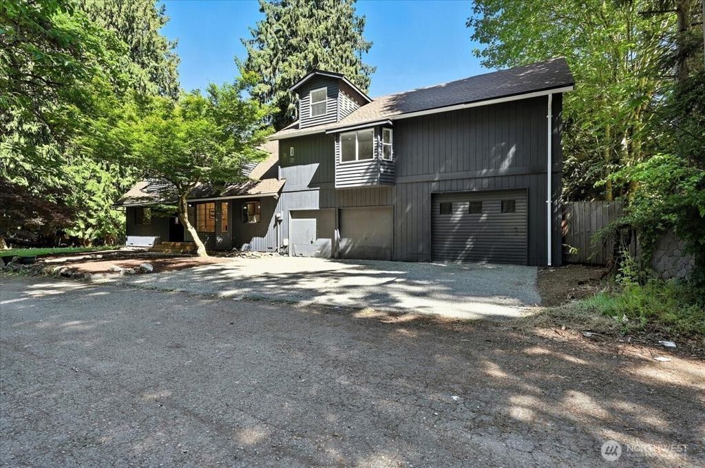 Photo of 15230 44th Avenue W, Lynnwood, WA 98087 (MLS # 2407785)
