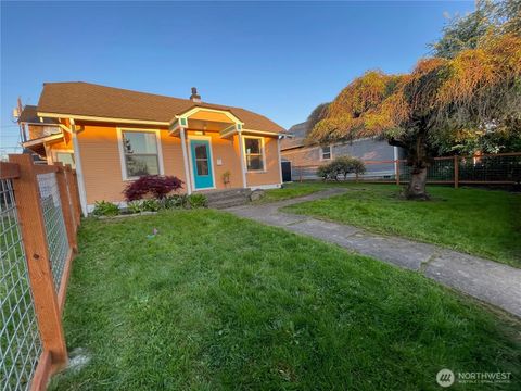 Photo of 2726 Humboldt Street, Bellingham, WA 98225 (MLS # 2514167)
