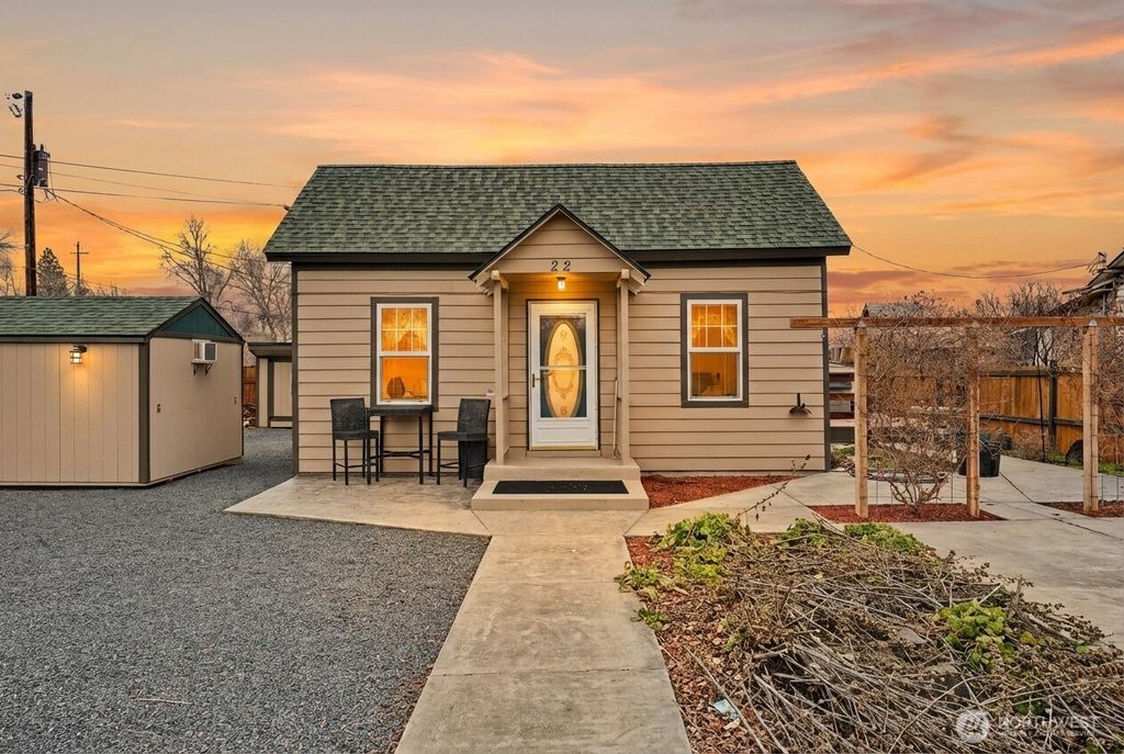 Photo of 22 S Elder Street, Soap Lake, WA 98851 (MLS # 2477380)