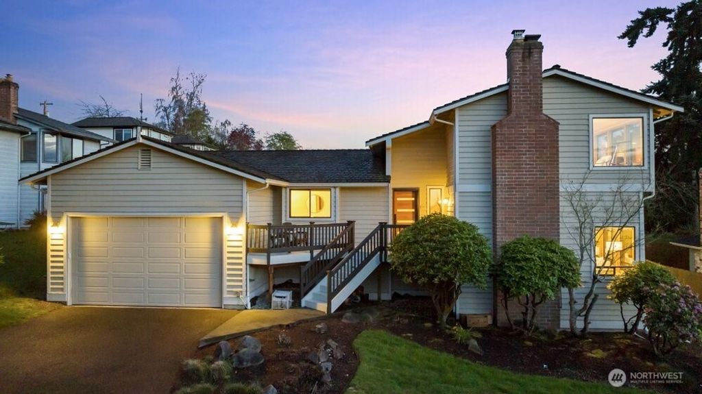 Photo of 902 7th Avenue S, Edmonds, WA 98020 (MLS # 2523524)