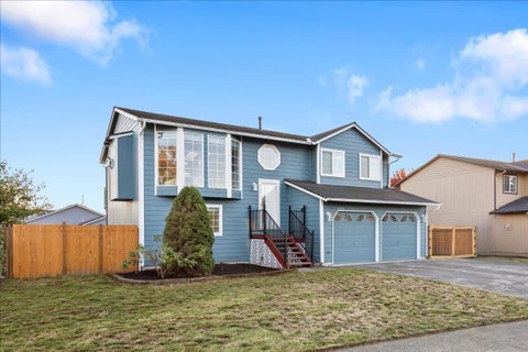 Photo of 5610 124th Place NE, Marysville, WA 98271 (MLS # 2595949)