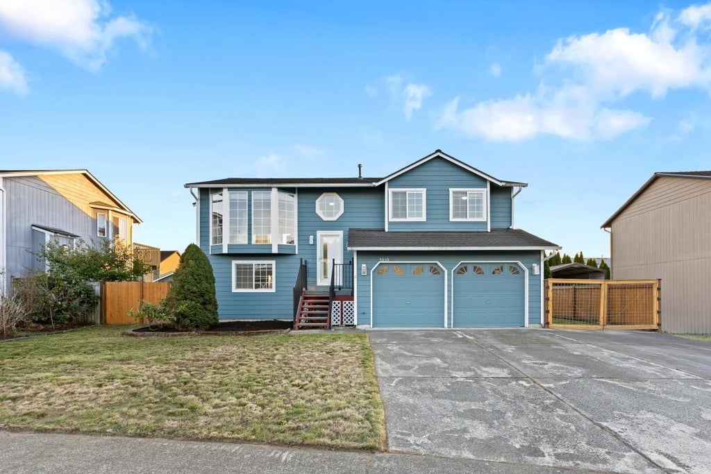 Photo of 5610 124th Place NE, Marysville, WA 98271 (MLS # 2595949)