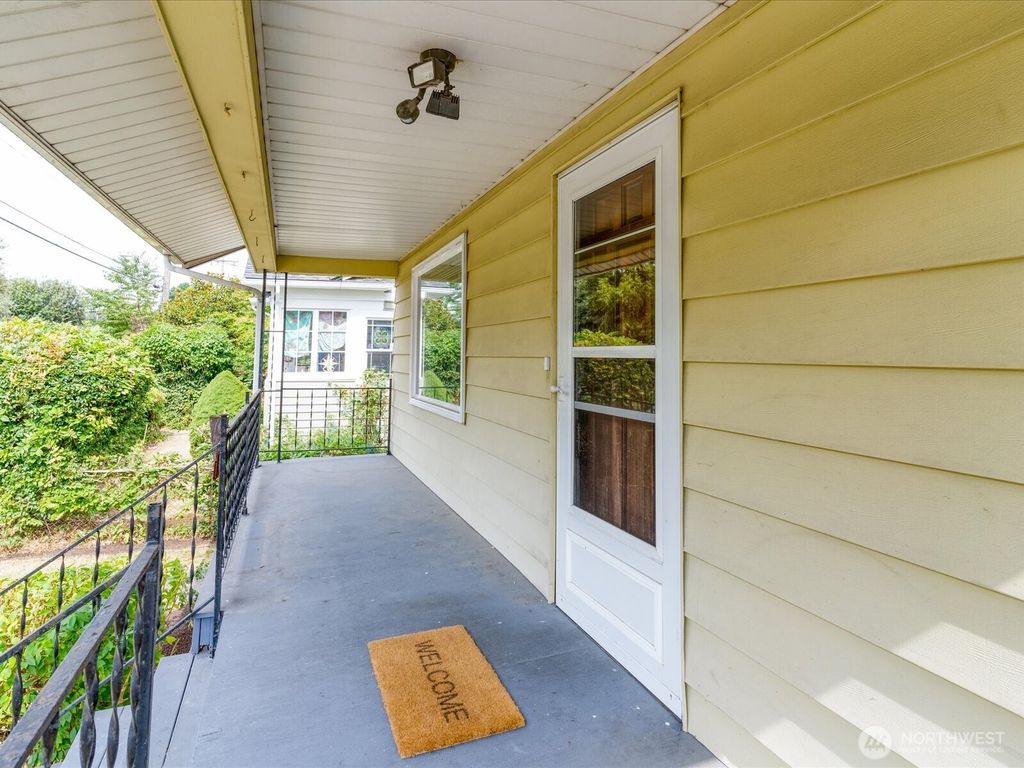 Photo of 7302 11th Avenue NE, Seattle, WA 98115 (MLS # 2471949)