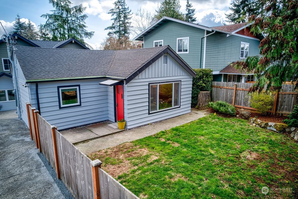 Photo of 13528 Burke Avenue N, Seattle, WA 98133 (MLS # 2051950)
