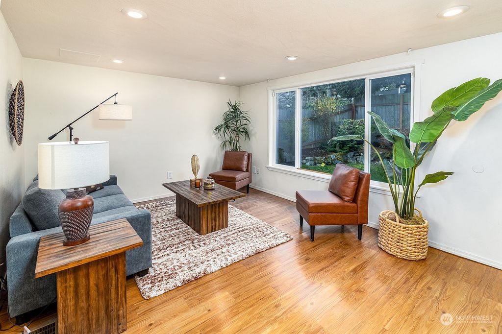 Photo of 13528 Burke Avenue N, Seattle, WA 98133 (MLS # 2051950)