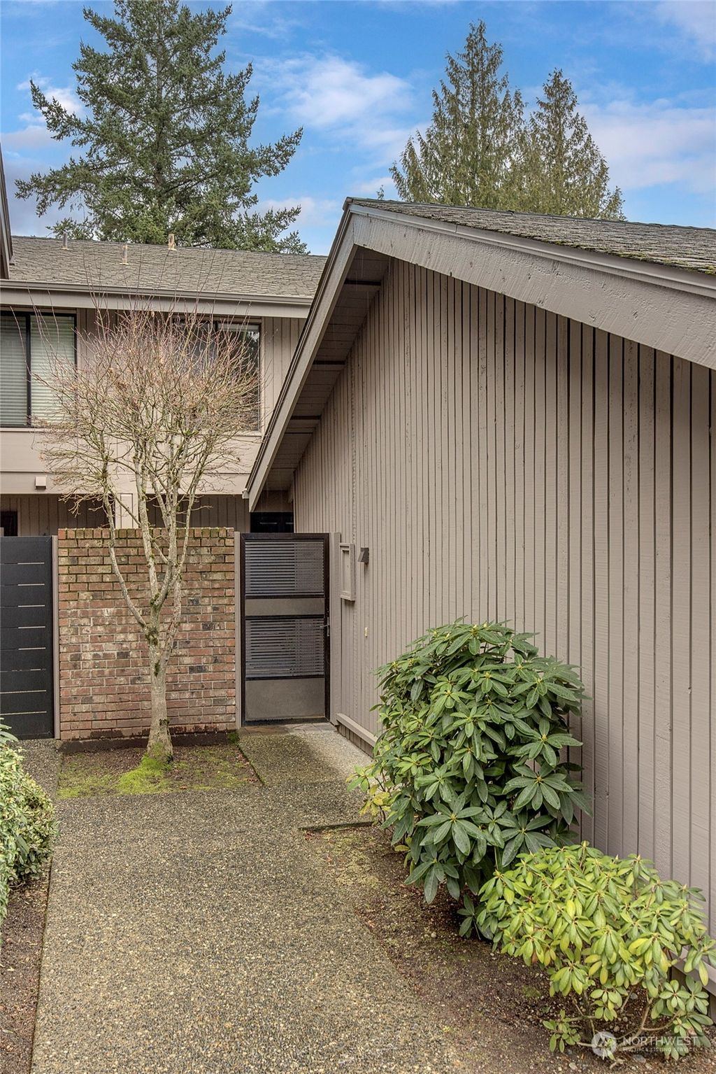 Photo of 130 141st Place NE, Bellevue, WA 98007 (MLS # 2197205)