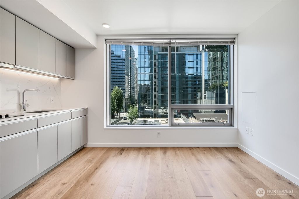 listing image 9363452938469957877