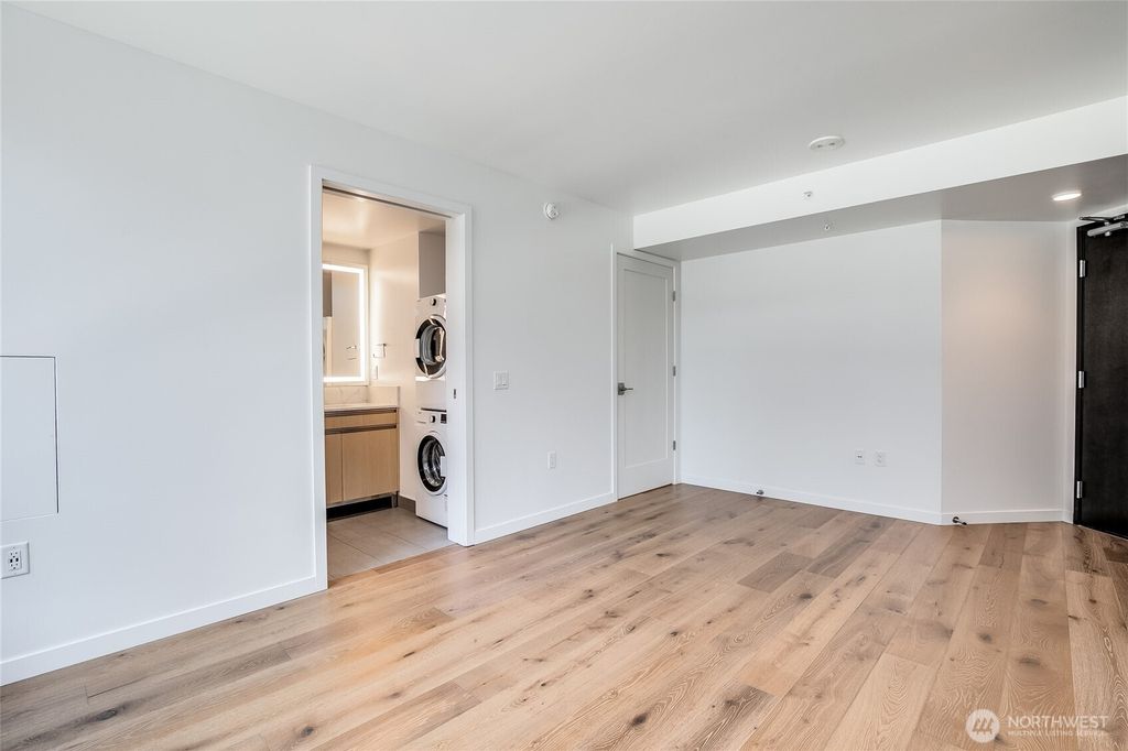 listing image 9360213671746979407