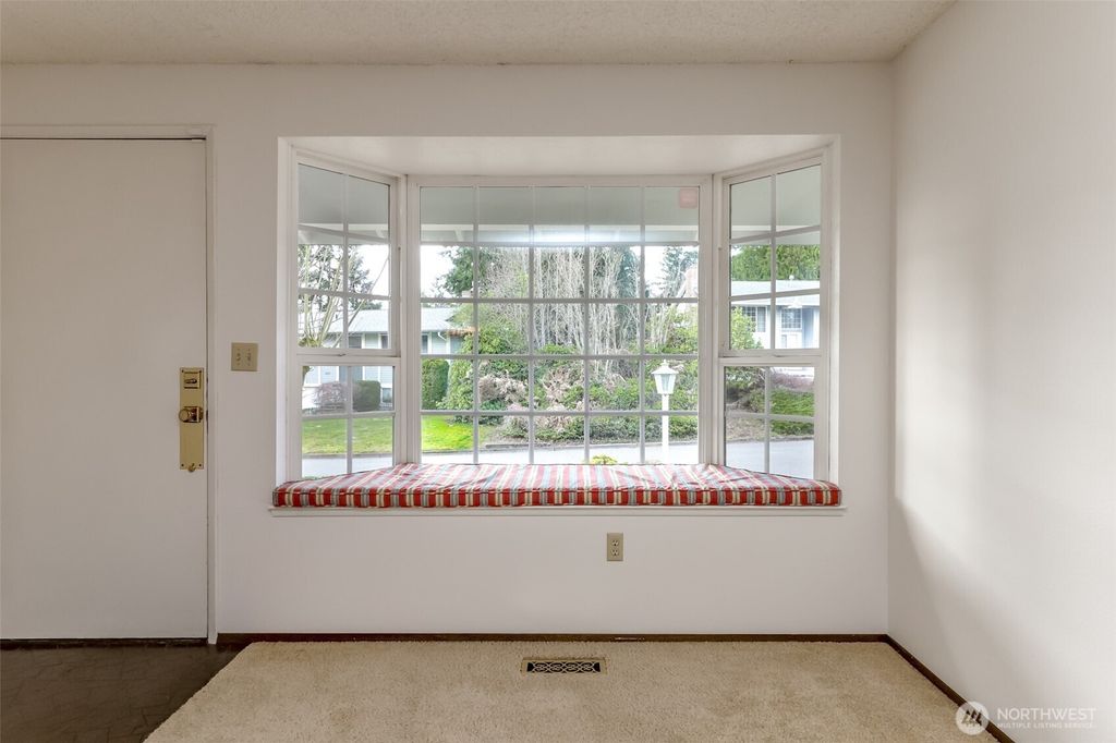 Photo of 32334 9th Avenue S, Federal Way, WA 98003 (MLS # 2504760)