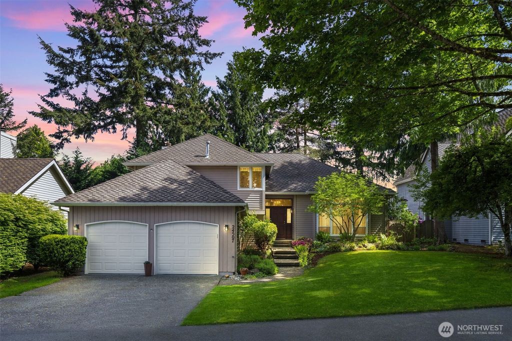 Photo of 24507 SE 37th Street, Sammamish, WA 98029 (MLS # 2356979)