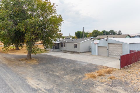 Photo of 739 S 2nd Place, Soap Lake, WA 98851 (MLS # 2597650)