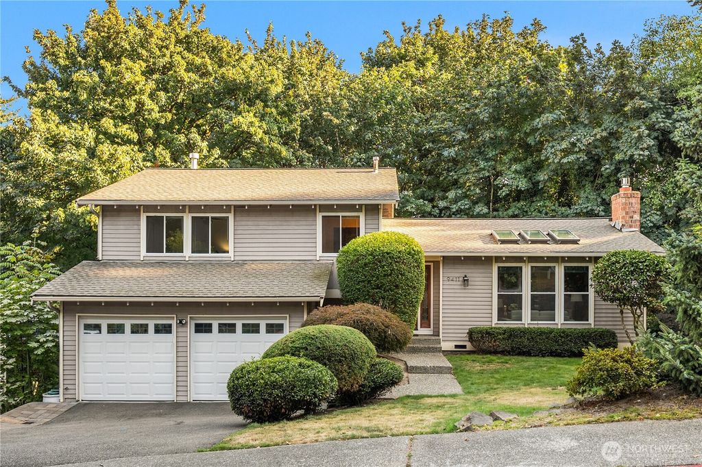 Photo of 9411 NE 139th Street, Kirkland, WA 98034 (MLS # 2436586)