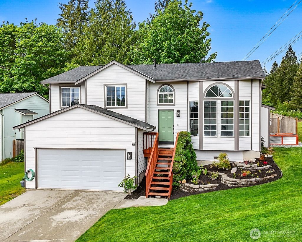 Photo of 8029 Crown Ridge Boulevard, Arlington, WA 98223 (MLS # 2405992)