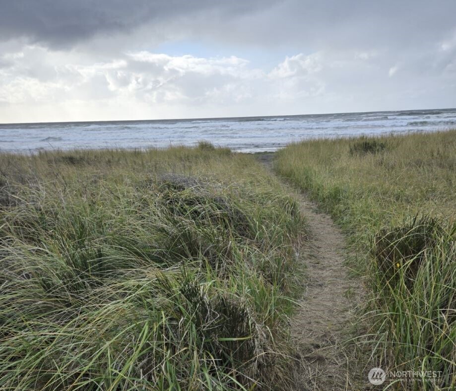 437 Dune Crest