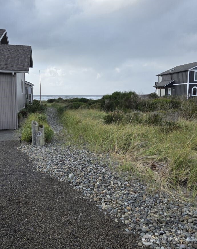 437 Dune Crest