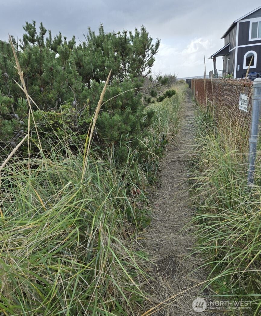 437 Dune Crest
