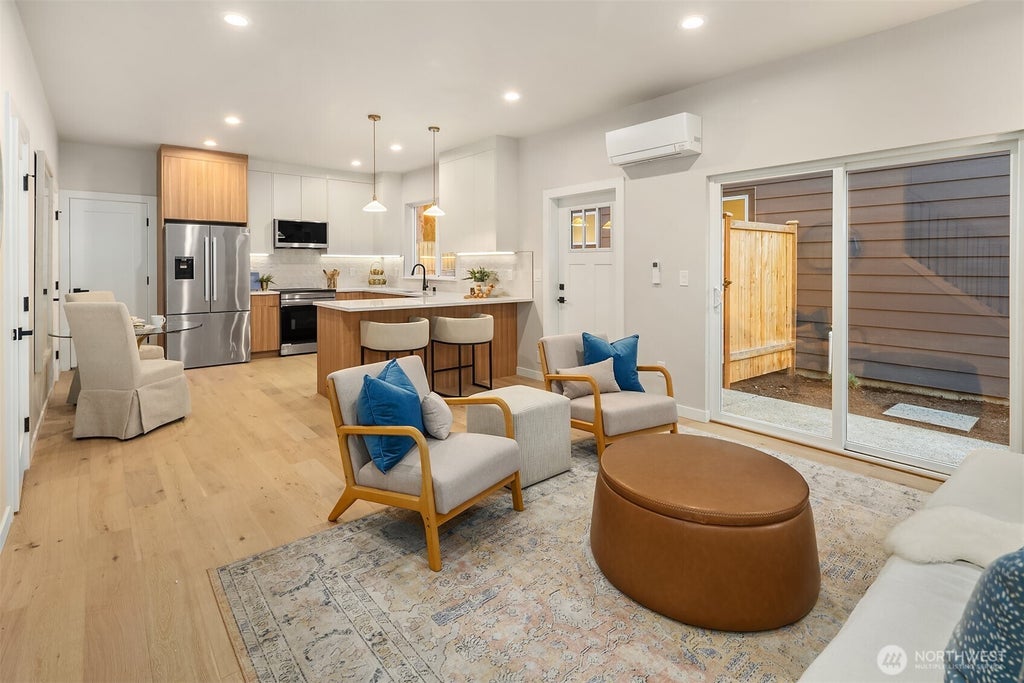 Photo of 10043 NE 38th Ave Ave, Seattle, WA 98125 (MLS # 2590549)