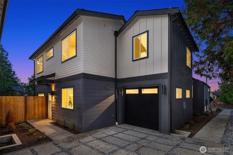 Photo of 10043 NE 38th Ave Ave, Seattle, WA 98125 (MLS # 2590549)
