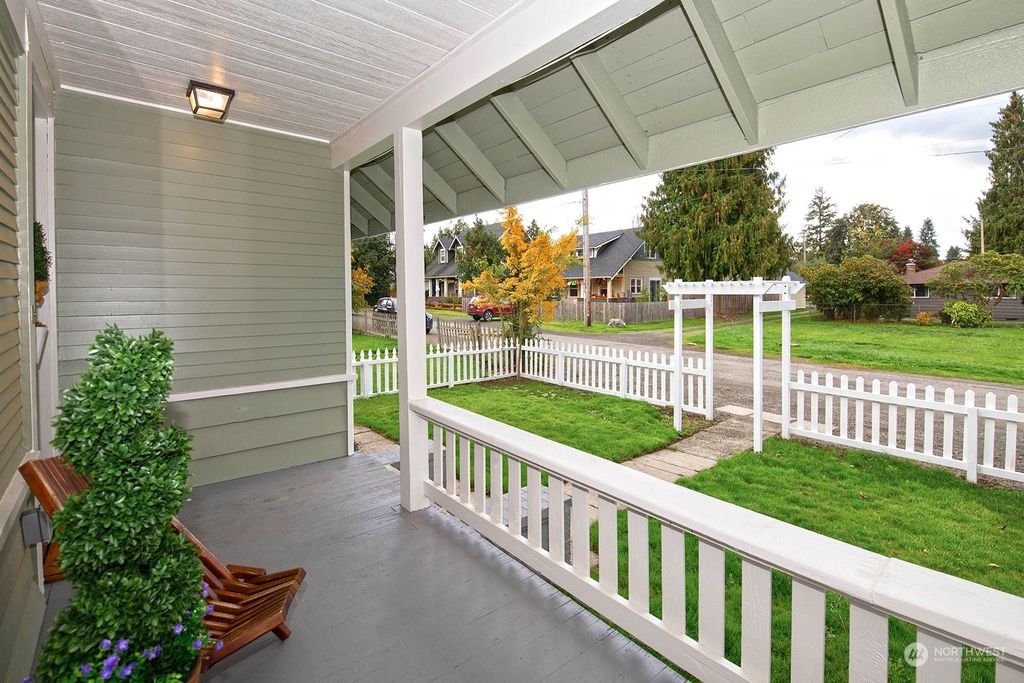Photo of 32010 E Reitze Street, Carnation, WA 98104 (MLS # 2303140)