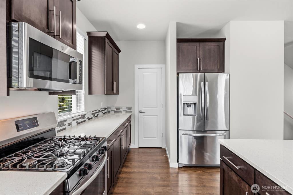 Photo of 12909 20th Drive W #G, Everett, WA 98204 (MLS # 2561838)