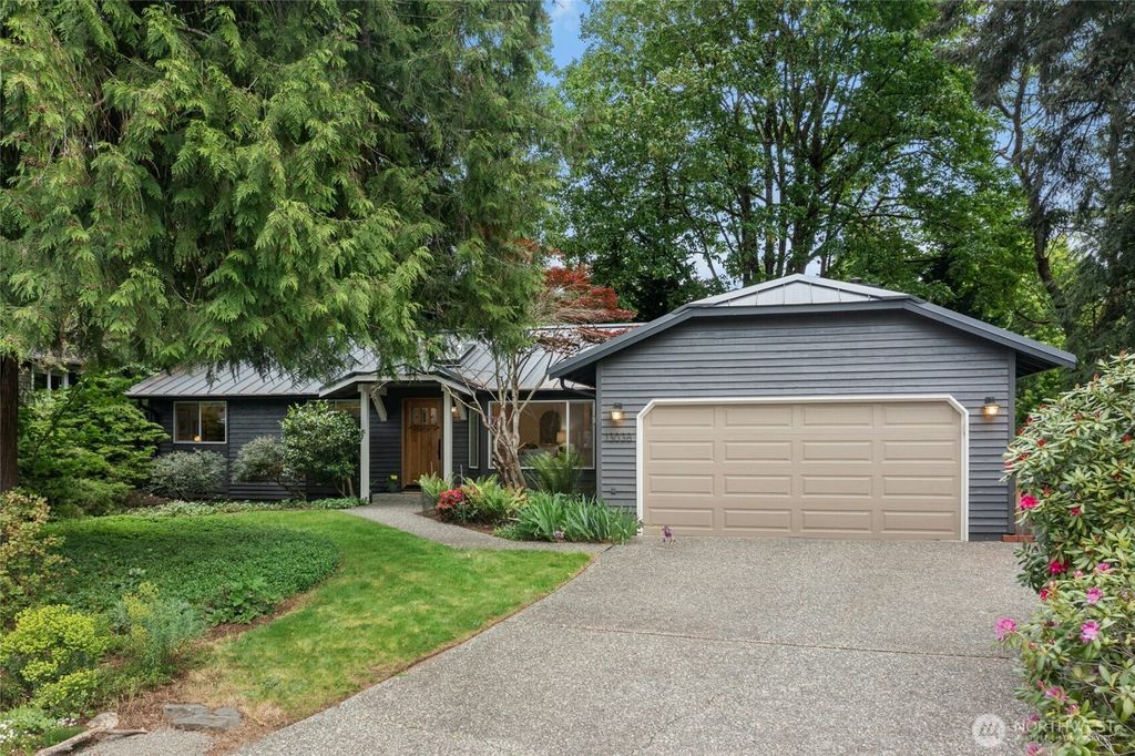 Photo of 13038 NE 184th Place, Bothell, WA 98011 (MLS # 2520247)