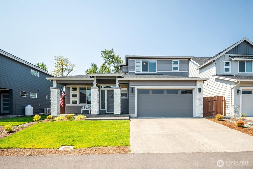 Photo of 2012 Fairway Drive, Kelso, WA 98626 (MLS # 2570349)