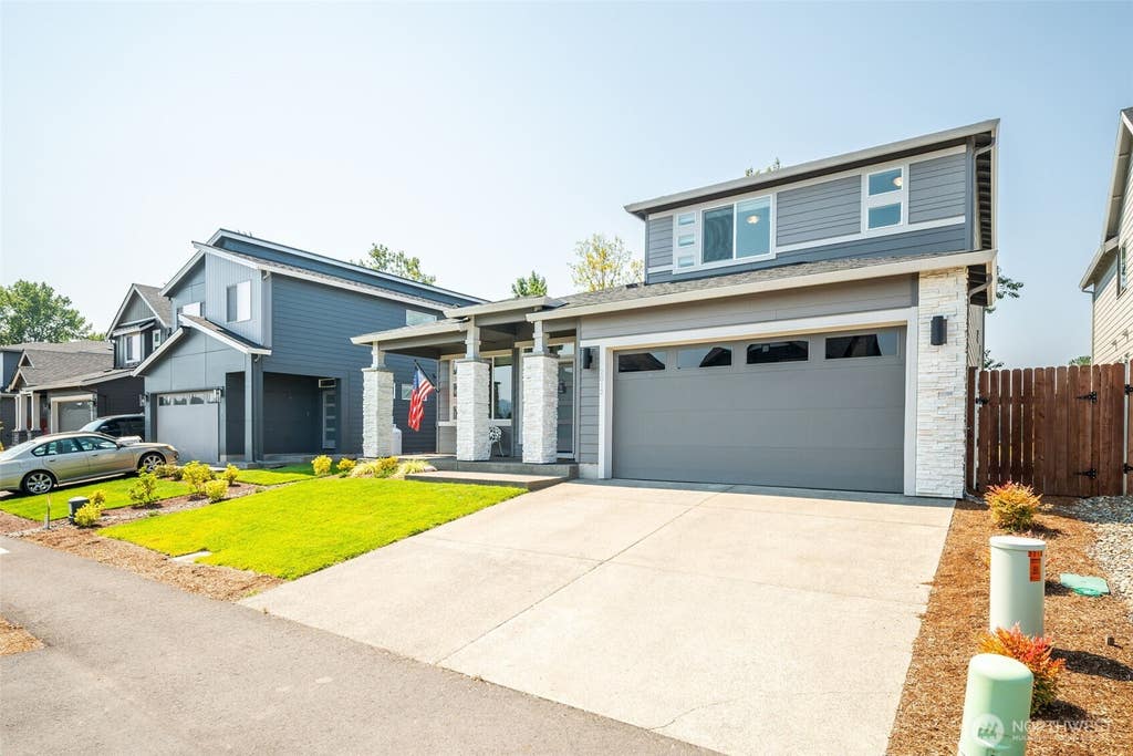 Photo of 2012 Fairway Drive, Kelso, WA 98626 (MLS # 2570349)