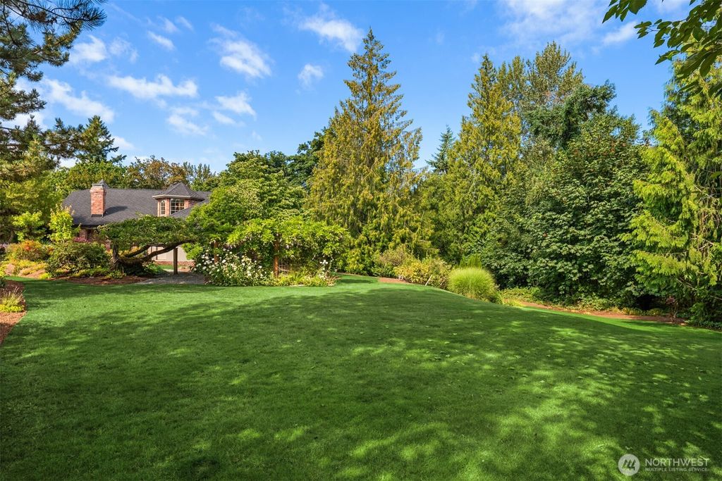 Photo of 4532 169th Place SE, Bellevue, WA 98006 (MLS # 2418526)